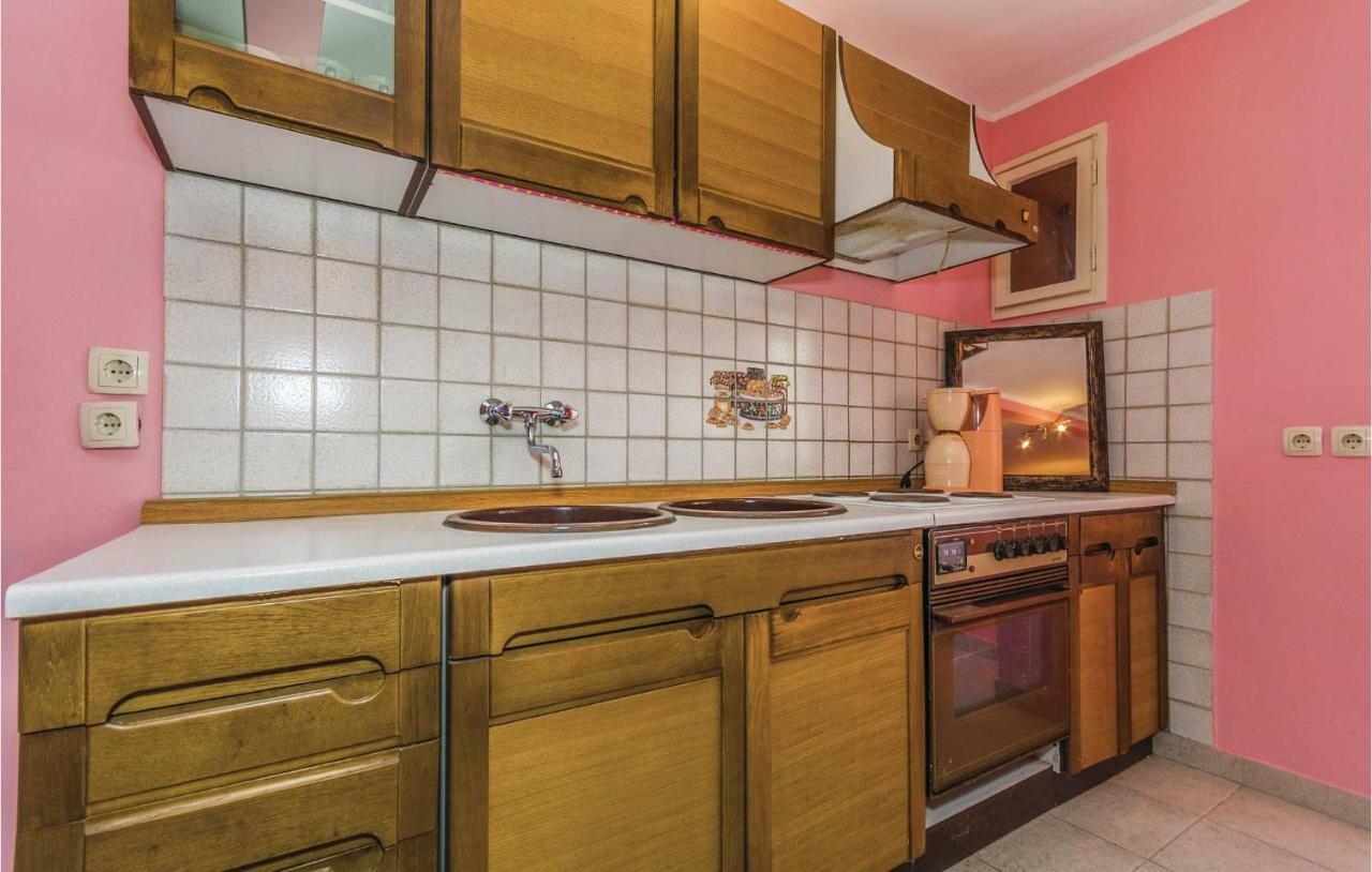 Cozy Apartment In Vrsar With Kitchen Zewnętrze zdjęcie
